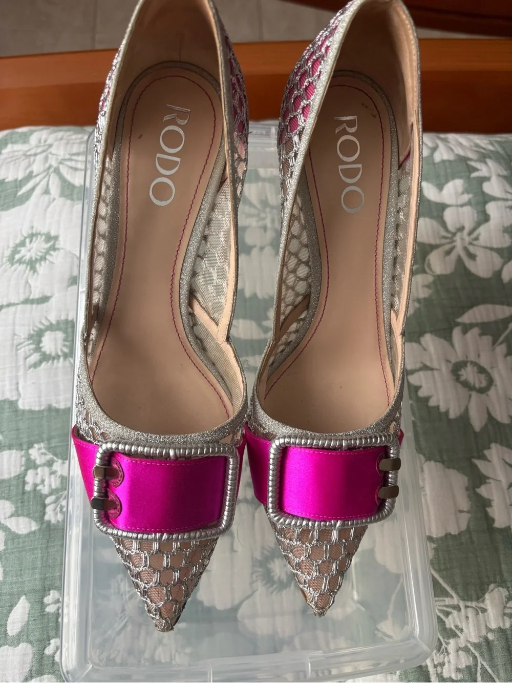 RODO Mesh Pointed-Toe Pumps with Fuchsia Accent
